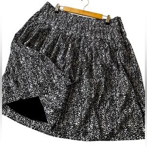 NWT! Talbots black and white skirt 14P
